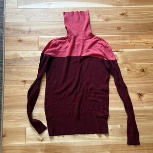 Ann Taylor Two-Tone Turtleneck Sweater in Pink and Burgundy